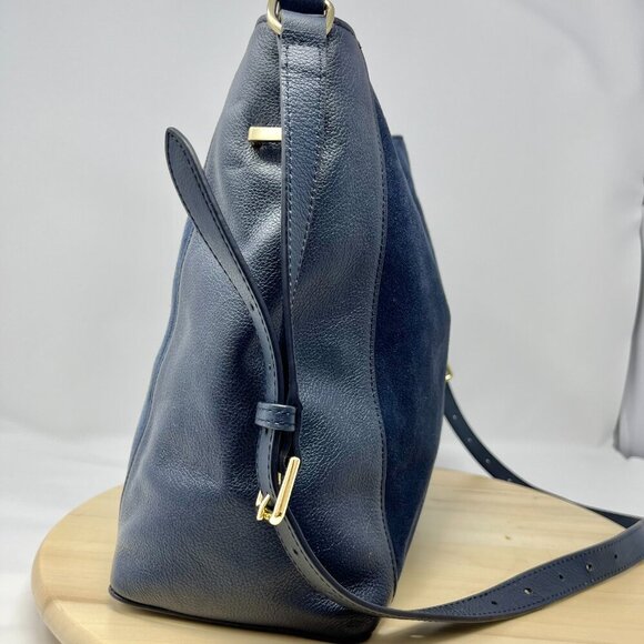 Talbots Shoulder Bag Navy Leather and Suede With Gold Detail & Leather Tassel - Picture 5 of 9